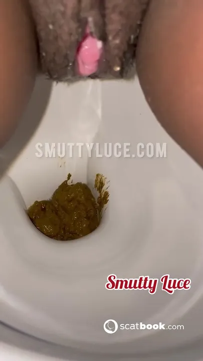 Solo Defecation with Smiles and Spreads - Smutty Luce's Personal